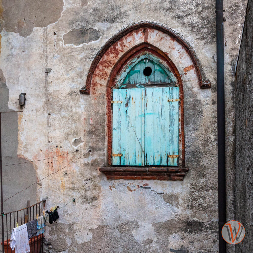 Pittoreskes Fenster in Cannobio, am Lago Maggiore
